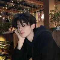 🦈โรน(คู่หมั้นพ.อ)🦈