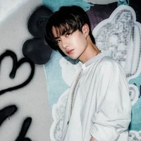 เพชรกล้า[พี่คนกลางนอ.]