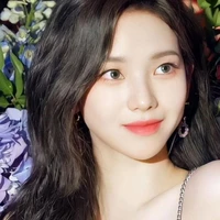 ซาร่า(ครูประจำห้อง 8 )
