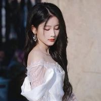 ไอลิซ👑//นางเอก