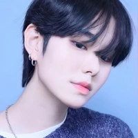 ทิว(ลูกค้าประจำ+พี่ของพระเอก)