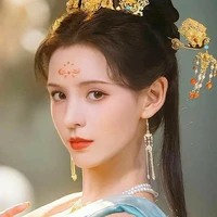 จ้าวลู่หลิง(สาวใช้คนสนิทไป๋หลิงหลง)