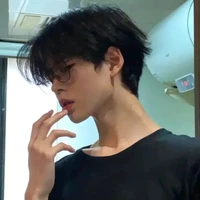คิม😈💦(พอ.+เเฝดคนกลาง)