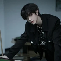คิง(พระเอก+พี่คนกลาง+ราชามาเฟีย)