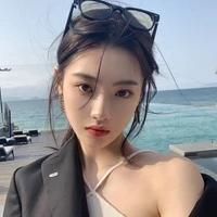 พีช//พี่สาวพอ//เจ้าของบริษัทถ่ายเเบบ