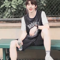 เย่วหลิน : เพื่อน