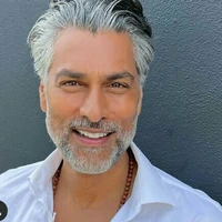 Luis collin{pai d anna}