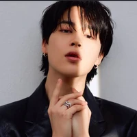 jimin/ right hand of V