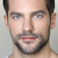 Adriano Naverro