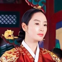 พระมเหสี แม่พระเอก
