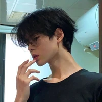 โซน(มือขวานางเอก+ร่างคน)