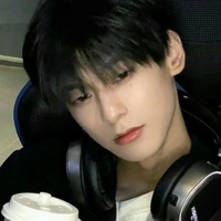 โฺฮยอน(พระเอก)