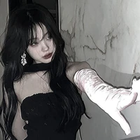 อลิเซีย(พี่สาวพ.อ)