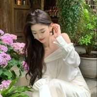 เนี่ยโมซี