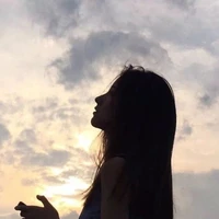 หญิง (แม่พระเอก)
