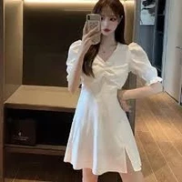 พลอยใส
