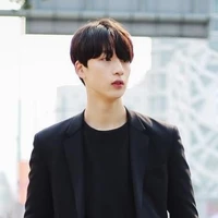 คิม พ่อ น.อ