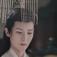 เฟิ่งเย่ฉวิ๋น(พระเอก ฮ่องเต้)