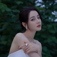 เจิ่งลู่(เเม่นางเอก)