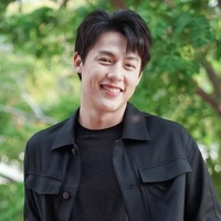 ธร(พระเอก)