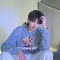 บีส ( น้องชายของเบส+หมาป่า )