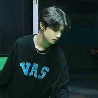 ออกัส ( นายเอก+แวมไพร์ลูกครึ่ง )