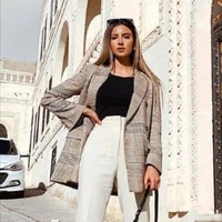 Lily Miller (mamá de Cristian y misli)