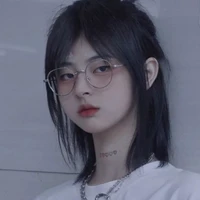 นิโคล(น้องคนกลาง)