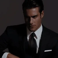 Adriano Montalvo (papá de Ariel)