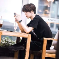 เฟิร์ส(การ์ดคนสนิท)