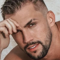 Gustavo (dono do morro)