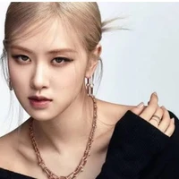 โรเซ่(แม่นางเอก)