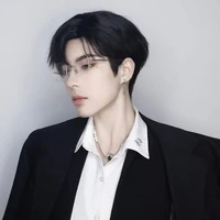 คิว(เพื่อนพระเอก+พระเอก)