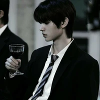 บูม(เพื่อนสนิทพวกพระเอก)