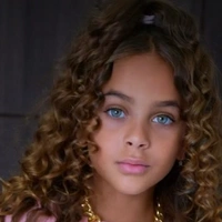 Ava Young(Witch)