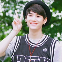 MIN YOONGI (SUGA)