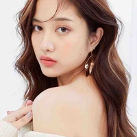 นิชา