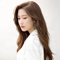 โรมีน(แม่นางเอก)