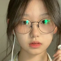 มิลิน(น.อตอนใส่เเว่น)