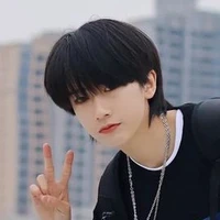 เนย(นายเอก+ประธานนักเรียน+เก่ง)