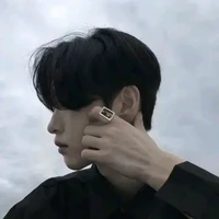 ปอนด์😎[เพื่อนพ.อ+องค์ชาย]