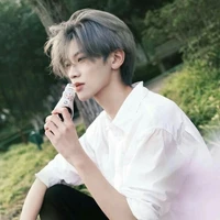 นมจืด (เพื่อนนายเอก)