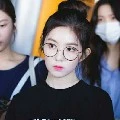 เฟรม(นางเอก)