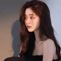 น้ำพั้นซ์(นางเอก)