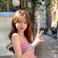 พี่ฟ้า(พนง.ในร้าน)