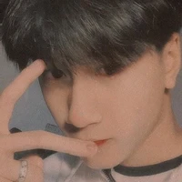 มาร์ค//แฝดกลาง.พ.อ.👑💎