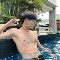 โอม(ผู้จัดการบริษัท)