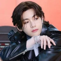 kim tae hyung (v)