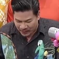 นุ้ย ( เพื่อน/พี่ พระเอก )