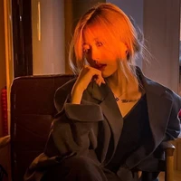 ดาวเดือน(นางเอก)